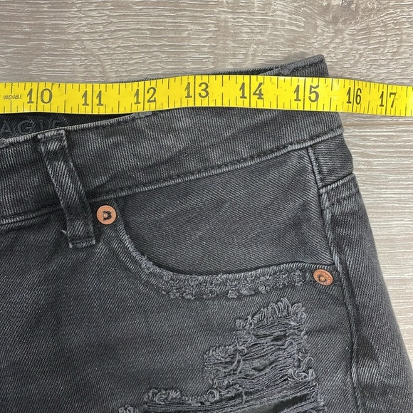 American Eagle Mom Short Black Wash Denim Jean Shorts High Rise Distressed 10 - Picture 8 of 16